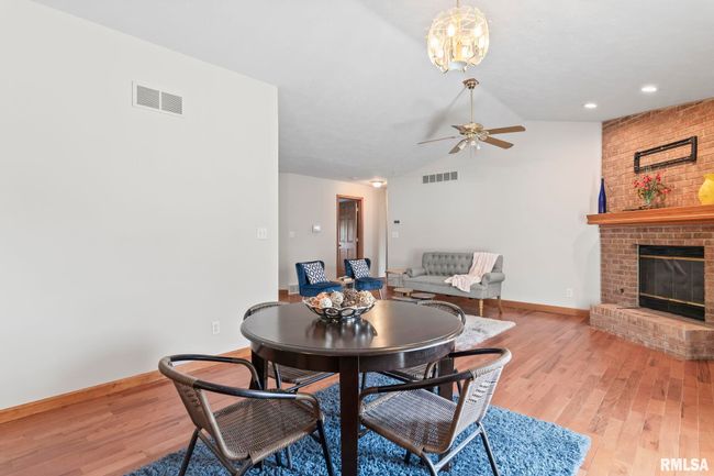 228 Brookside Glen Dr, House other with 3 bedrooms, 3 bathrooms and null parking in Sherman IL | Image 6