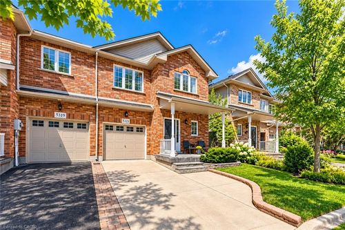 5321 Applegarth Dr, Burlington, ON, L7L7E4 | Card Image