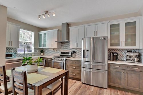 887 Graphite Ln, West Sacramento, CA, 95691-2858 | Card Image