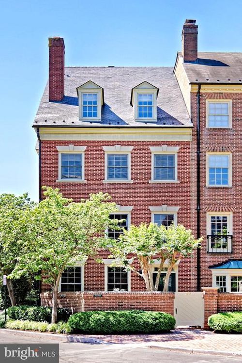 40 Wolfe St, ALEXANDRIA, VA, 22314-3822 | Card Image
