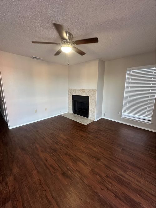 d-8129 Foxfire Ln, White Settlement, TX, 76108-1173 | Card Image