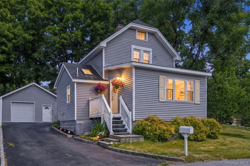 14 Howard St, Cornwall, NY, 12518-1308 | Card Image