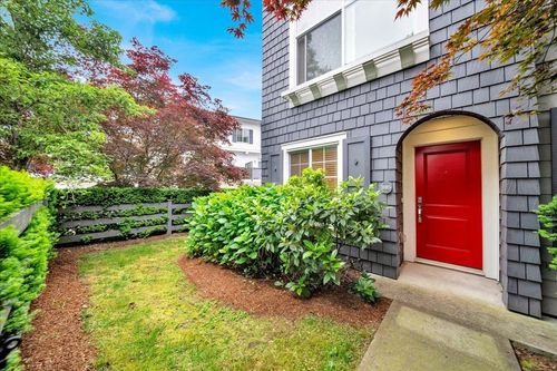 105-15340 Guildford Dr, Surrey, BC, V3R0C9 | Card Image