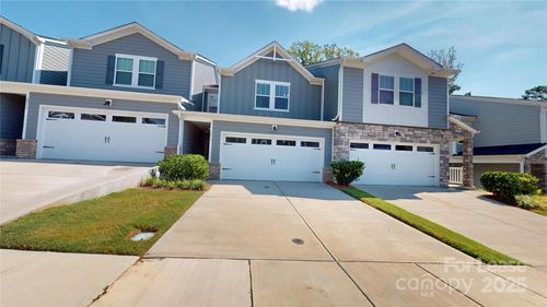 2517 Greenmarket Dr, Charlotte, NC, 28217-3276 | Card Image