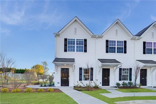 3134 Fall Hills Dr, Winston-Salem, NC, 27103 | Card Image