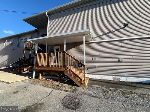 18 S 11th St, AKRON, PA, 17501-1508 | Card Image