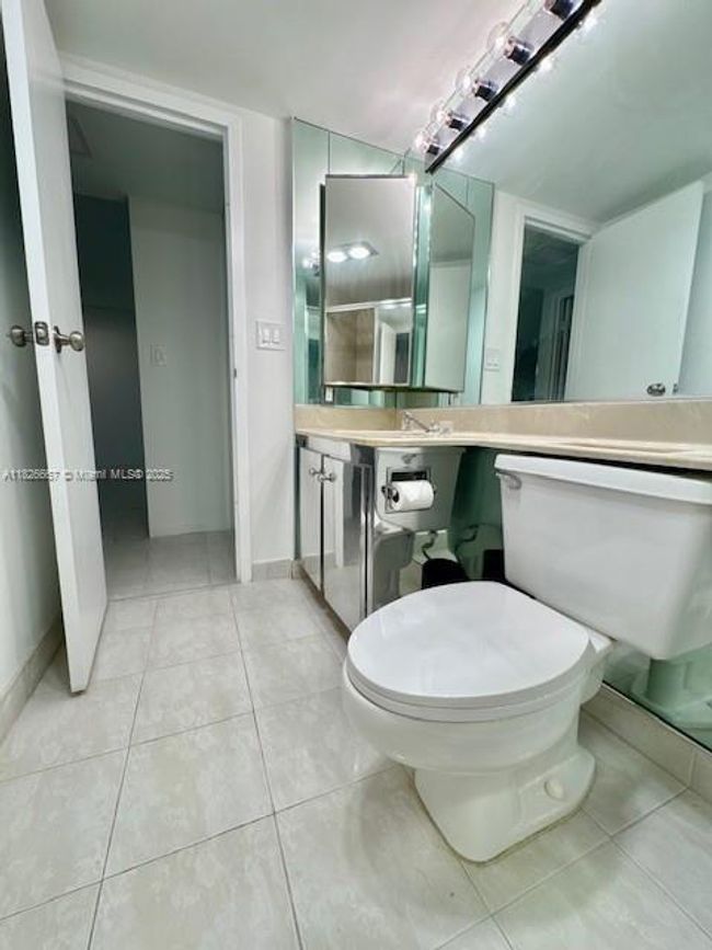 APT-1906 - 3675 N Country Club Dr, Condo with 2 bedrooms, 2 bathrooms and null parking in Aventura FL | Image 13