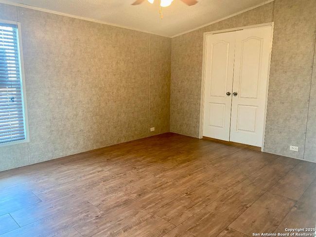 698 Forest Creek Rd, House other with 3 bedrooms, 2 bathrooms and null parking in Devine TX | Image 11