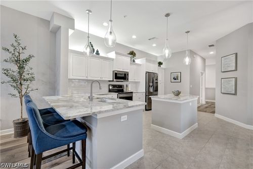 204-8661 Piazza Del Lago Cir, ESTERO, FL, 33928-8346 | Card Image