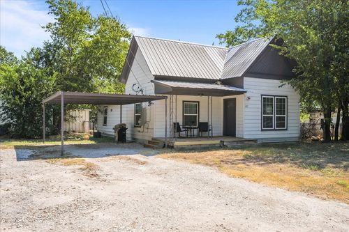 682 Utah St, China Spring, TX, 76633-2985 | Card Image