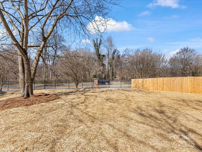 3215 Isenhour St, Townhouse with 3 bedrooms, 3 bathrooms and null parking in Charlotte NC | Image 38