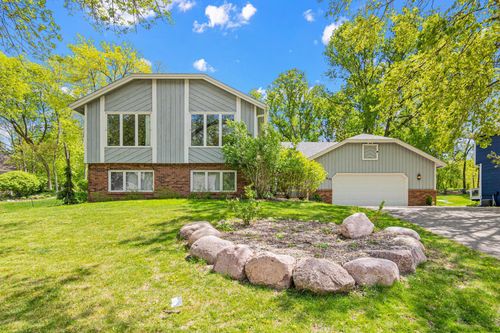 13880 Pennock Ave, Apple Valley, MN, 55124-7610 | Card Image