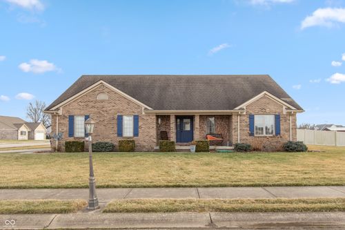 5243 Chloe Ln, Seymour, IN, 47274-3378 | Card Image