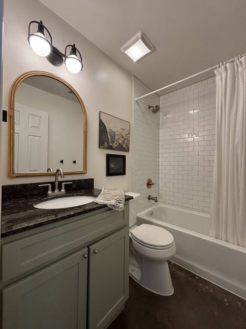 1009 Boxwood Dr, Franklin, TN, 37069-6910 | Card Image