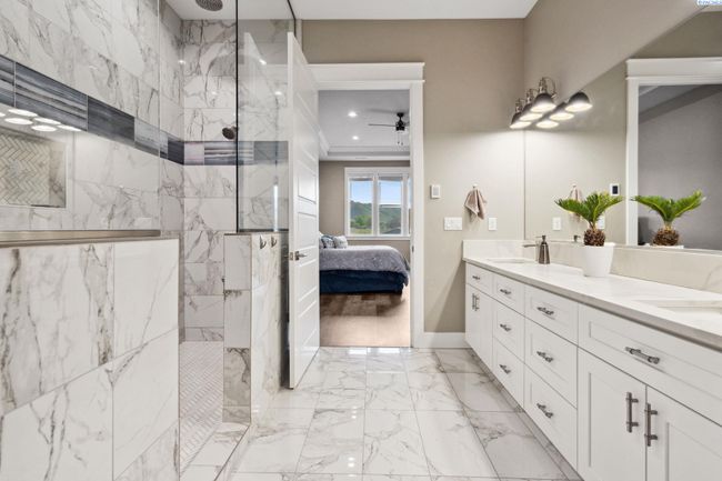 102909 E 1023 Pr Se, Home with 4 bedrooms, 5 bathrooms and null parking in Kennewick WA | Image 28