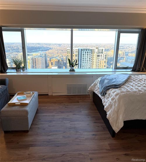 apt-25h-555 E William St, Ann Arbor, MI, 48104-2428 | Card Image