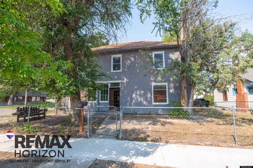 214 S 4th St, Douglas, WY, 82633-2528 | Card Image
