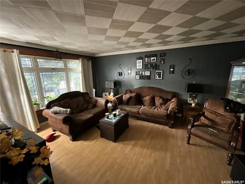 275 Central Ave, Fort Qu'Appelle, SK, S0G1S0 | Card Image