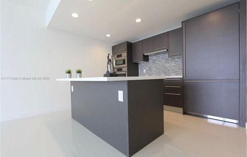 apt-719-7875 Nw 107th Ave, Doral, FL, 33178-4424 | Card Image