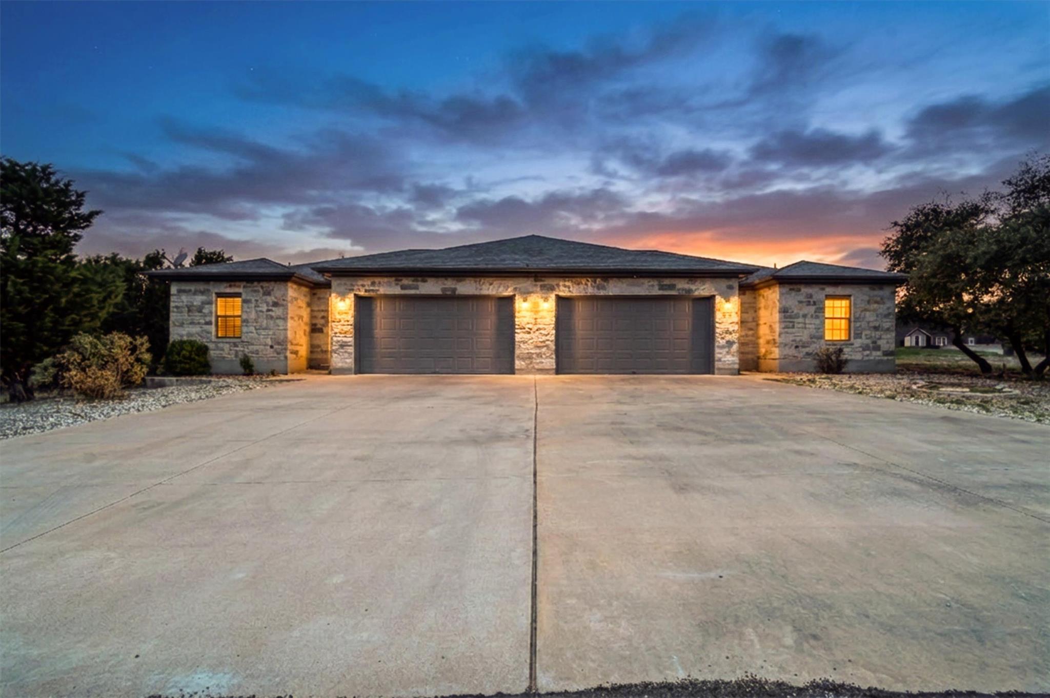 Residential Income in Lago Vista