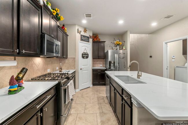 10269 Shadowy Dusk, House other with 5 bedrooms, 3 bathrooms and null parking in Schertz TX | Image 8