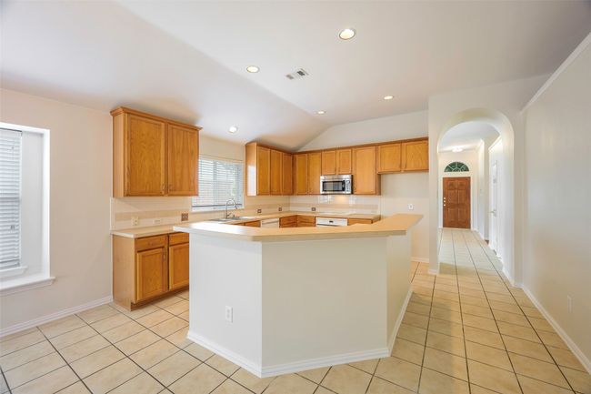 6101 Apache Dr, House other with 3 bedrooms, 2 bathrooms and null parking in The Colony TX | Image 6