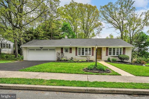 217 Seidel St, Reading, PA, 19606-2896 | Card Image
