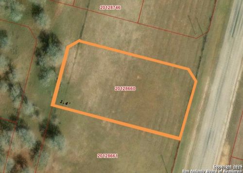 101 Timber Pl, La Vernia, TX, 78121-0120 | Card Image