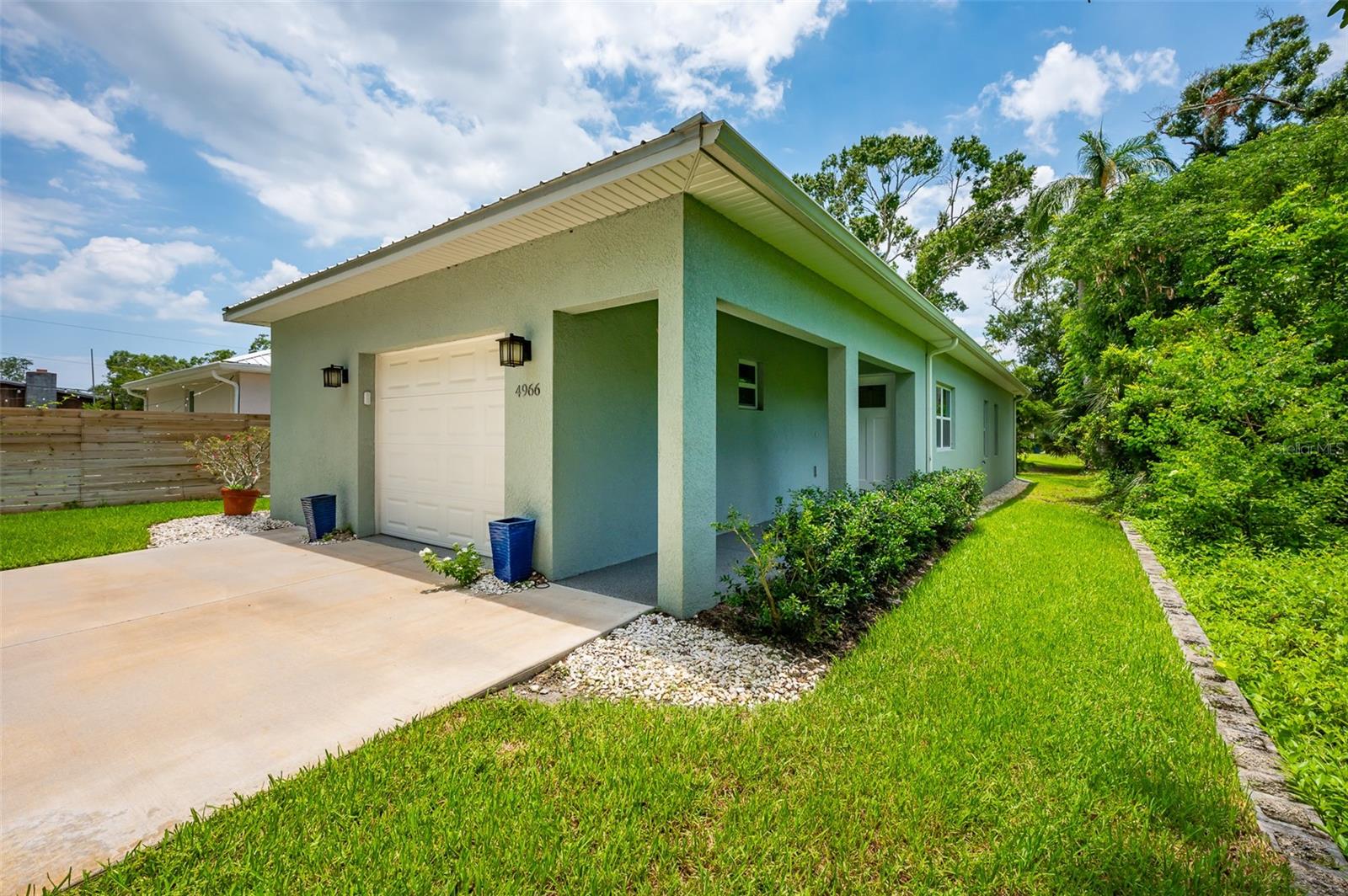 Andrew Ave, Sarasota, FL 34233
