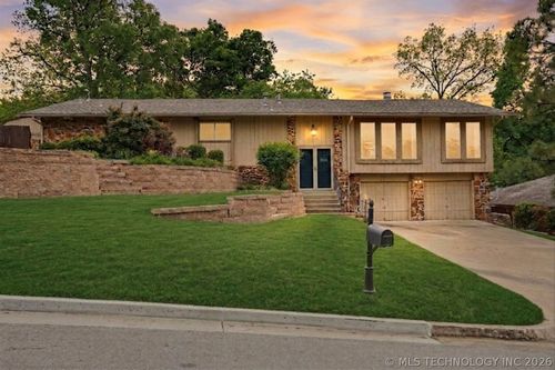 3422 E 75th St, Tulsa, OK, 74136-5932 | Card Image
