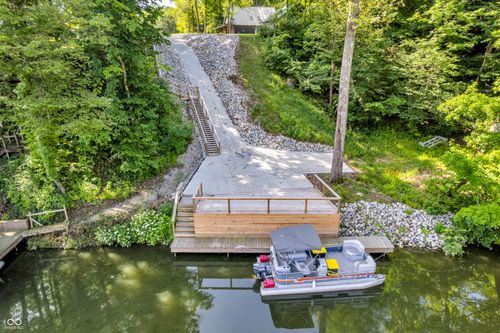 656 Jefferson Vly, Coatesville, IN, 46121-8941 | Card Image