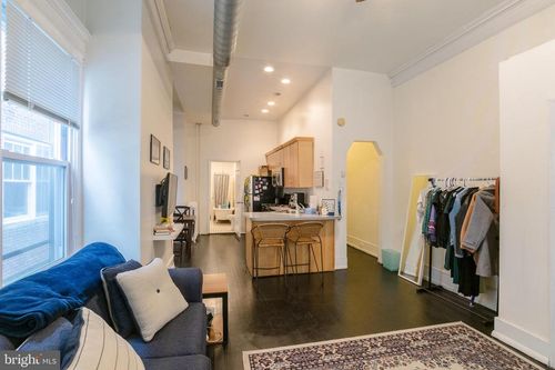 apt-2r-523 Pine St, PHILADELPHIA, PA, 19106-4102 | Card Image