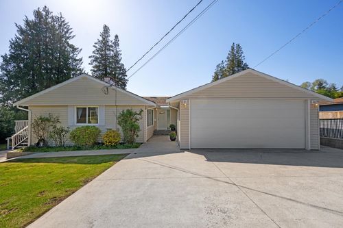 320 Walker St, Coquitlam, BC, V3K4C9 | Card Image