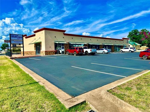 ste-c-102 W Dallas St, Llano, TX, 78643-1656 | Card Image