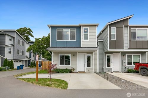 e-226 N Madison St, Monroe, WA, 98272-1838 | Card Image