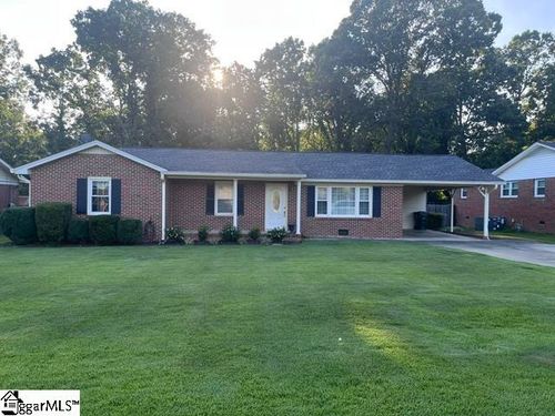 110 Avon Drive, Taylors, SC, 29687-3903 | Card Image