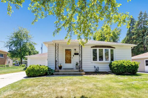 2032 Hillview Dr, GREEN BAY, WI, 54302-3328 | Card Image