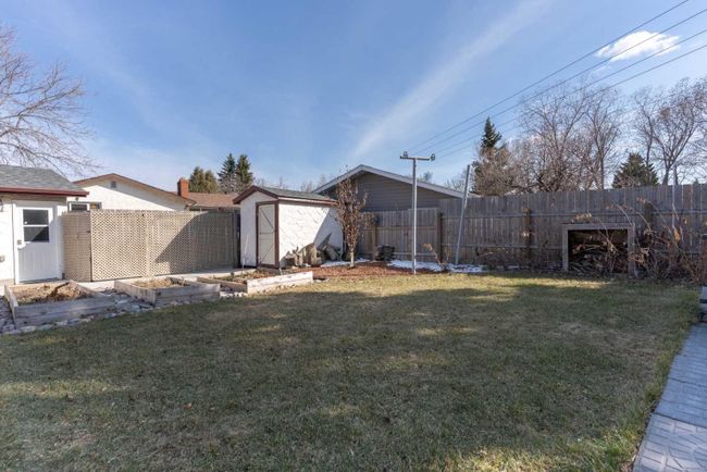 4203 58 Street Close, Home with 4 bedrooms, 2 bathrooms and 4 parking in Camrose AB | Image 37