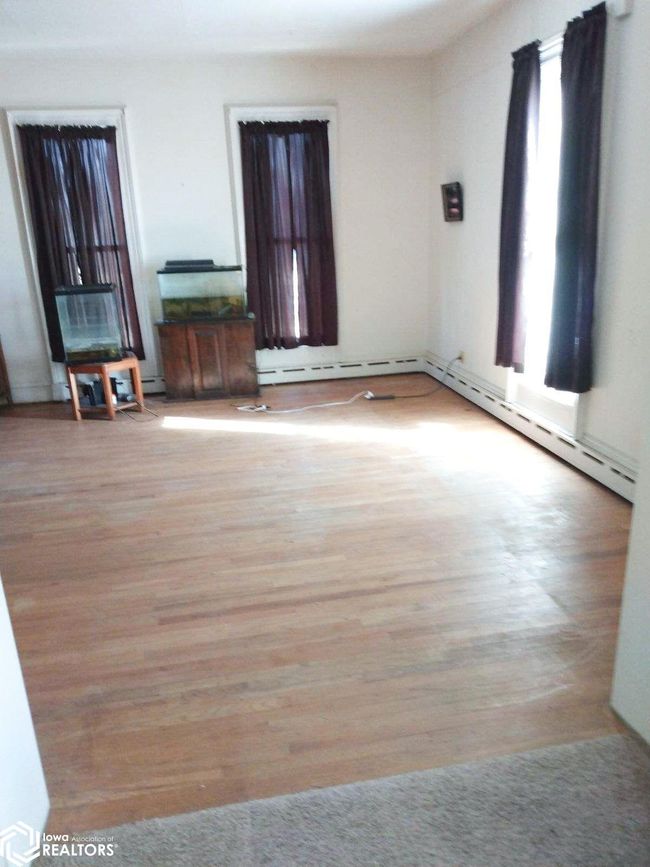 202 N West St, House other with 4 bedrooms, 2 bathrooms and null parking in Sigourney IA | Image 14