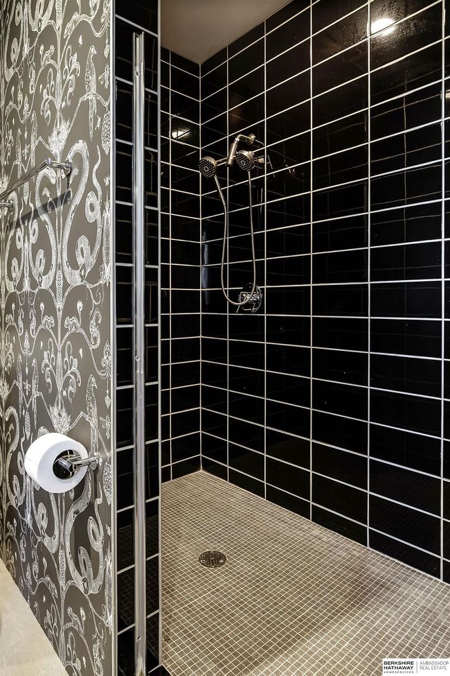 APT-401 - 1502 S 10 Th St, Condo with 2 bedrooms, 3 bathrooms and 2 parking in Omaha NE | Image 41