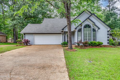 125 Pinevale St, Flowood, MS, 39232-8357 | Card Image