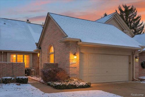 107-42689 Jason Ct, Sterling Heights, MI, 48313-2632 | Card Image