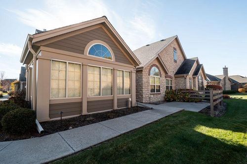 15270 Huff Way, Brookfield, WI, 53005-4146 | Card Image