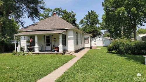 832 W 8th St, Junction City, KS, 66441-2124 | Card Image
