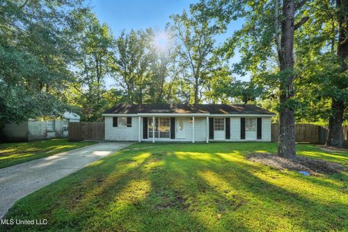 307 S Steele Ave, Picayune, MS, 39466-5359 | Card Image