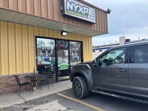 1076 Morton Blvd, Kingston, NY, 12401-1504 | Card Image