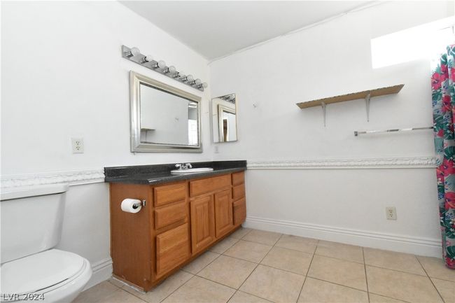 main bathroom | Image 29
