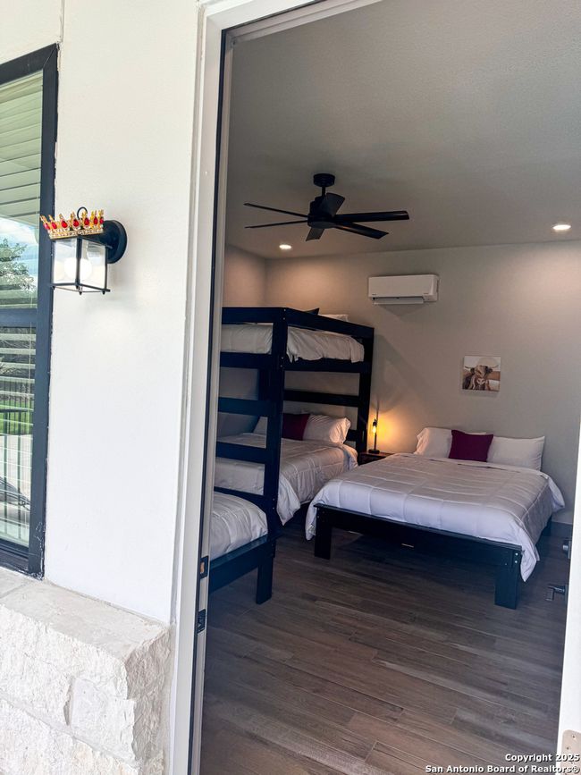 34 Lazy Dr, House other with 5 bedrooms, 6 bathrooms and null parking in Concan TX | Image 19