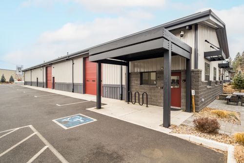 295 W Lundgren Mill Dr, Sisters, OR, 97759-2714 | Card Image