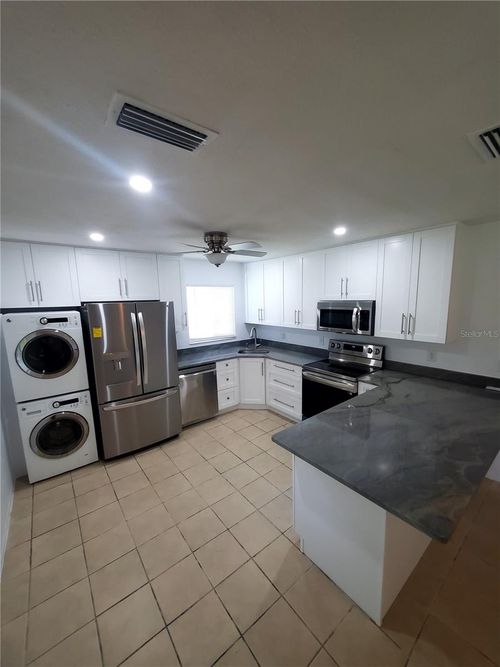 1020 70th St N, ST PETERSBURG, FL, 33710-6165 | Card Image